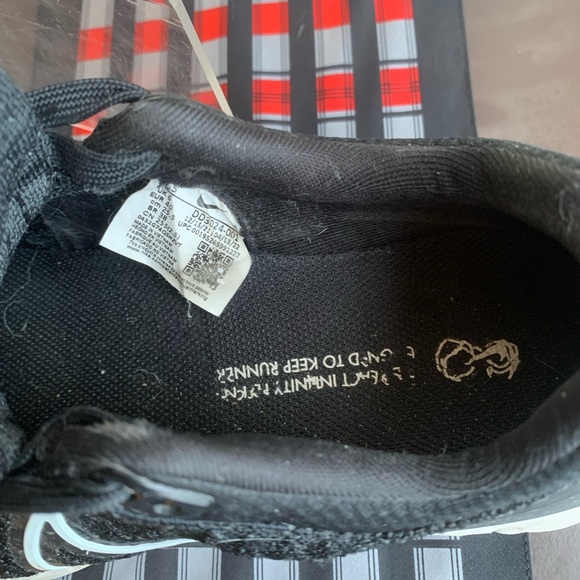 Nike React Flyknit Black infinity size 8,5 - Picture 11 of 11